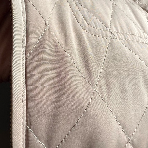 Talbots Diamond Quilted Jacket Tan Sz LP GUC - Picture 8 of 9